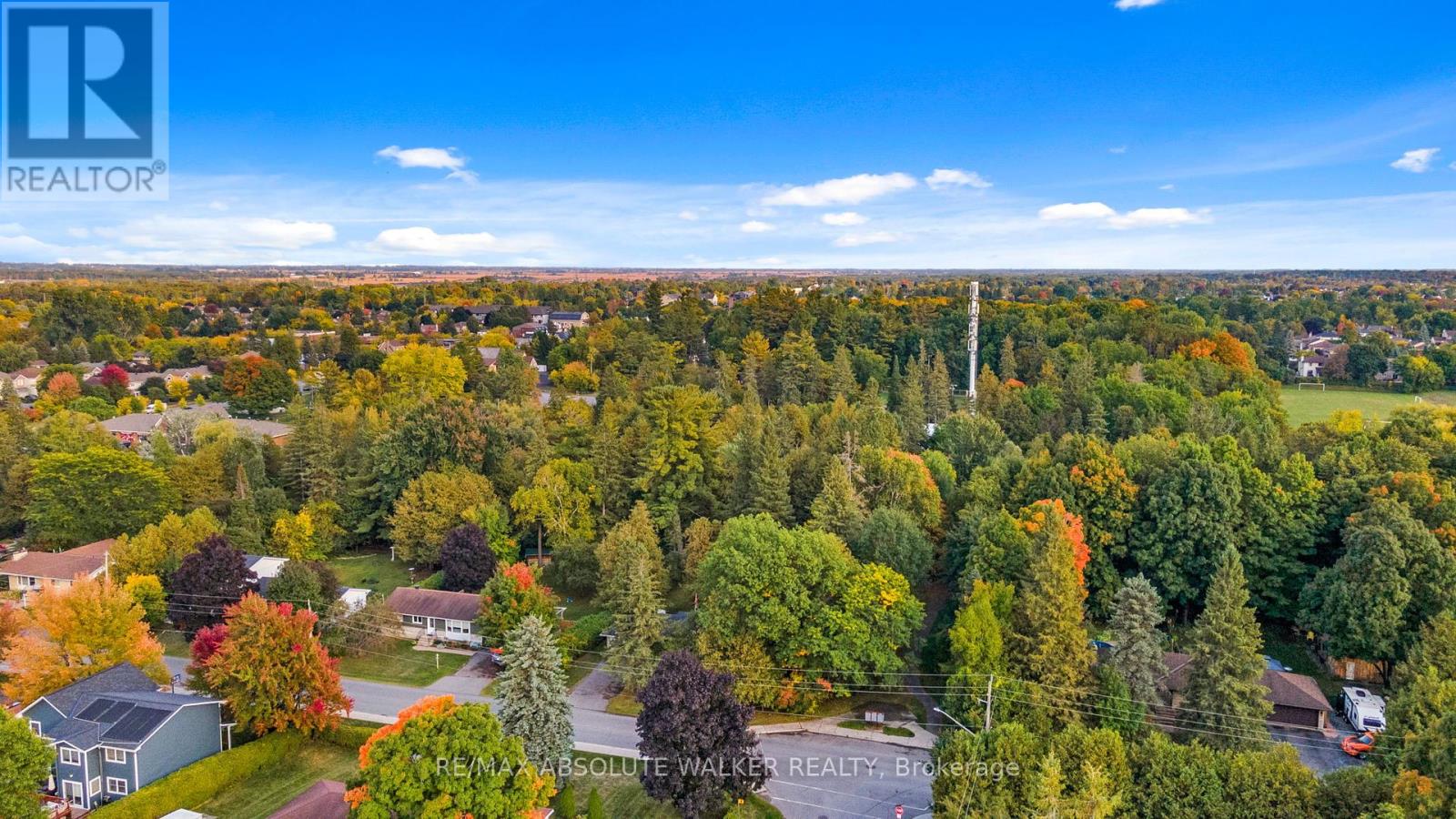 16 Beverly Street, Ottawa, Ontario  K2S 0S4 - Photo 2 - X12425665
