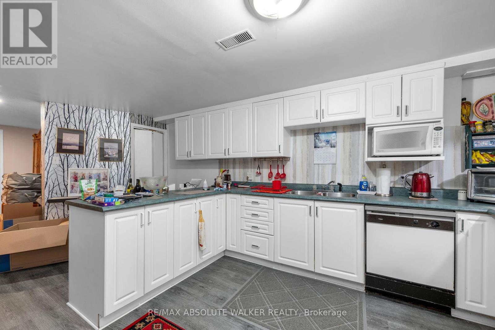 16 Beverly Street, Ottawa, Ontario  K2S 0S4 - Photo 26 - X12425665