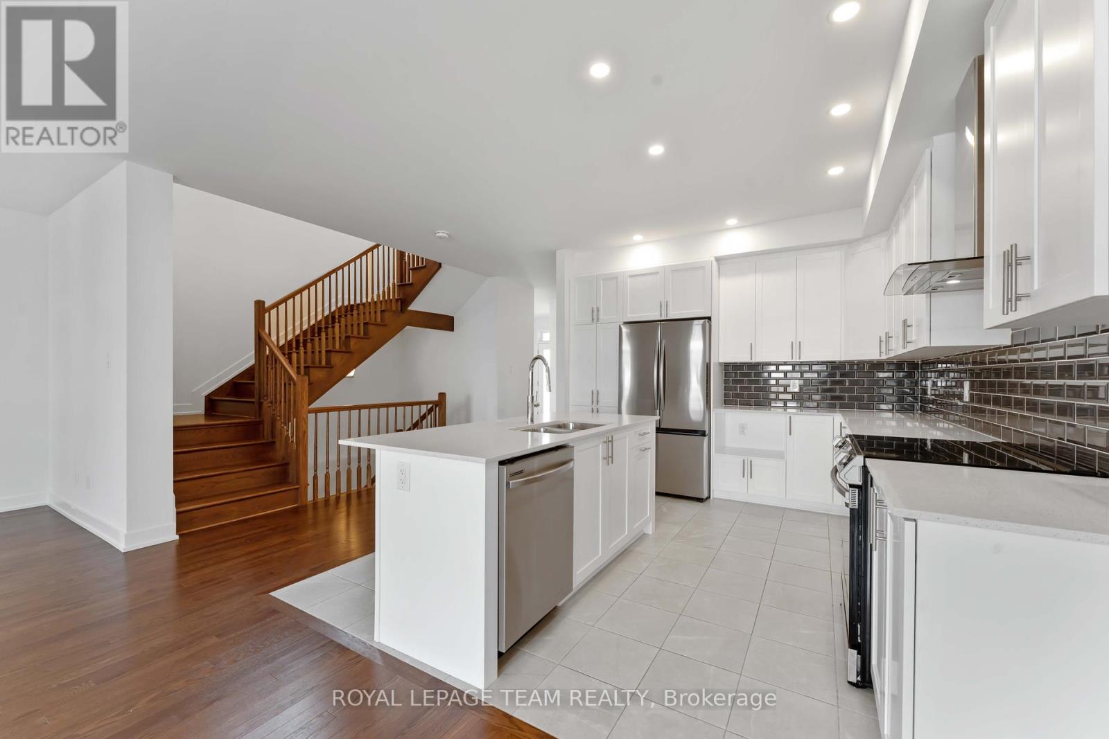 27 Peony Lane, Ottawa, Ontario  K4M 0M3 - Photo 11 - X12425680