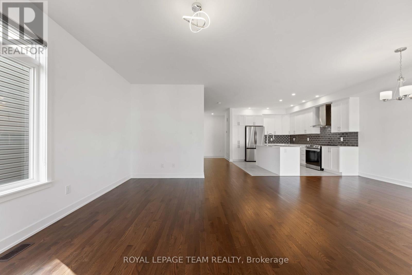 27 Peony Lane, Ottawa, Ontario  K4M 0M3 - Photo 14 - X12425680