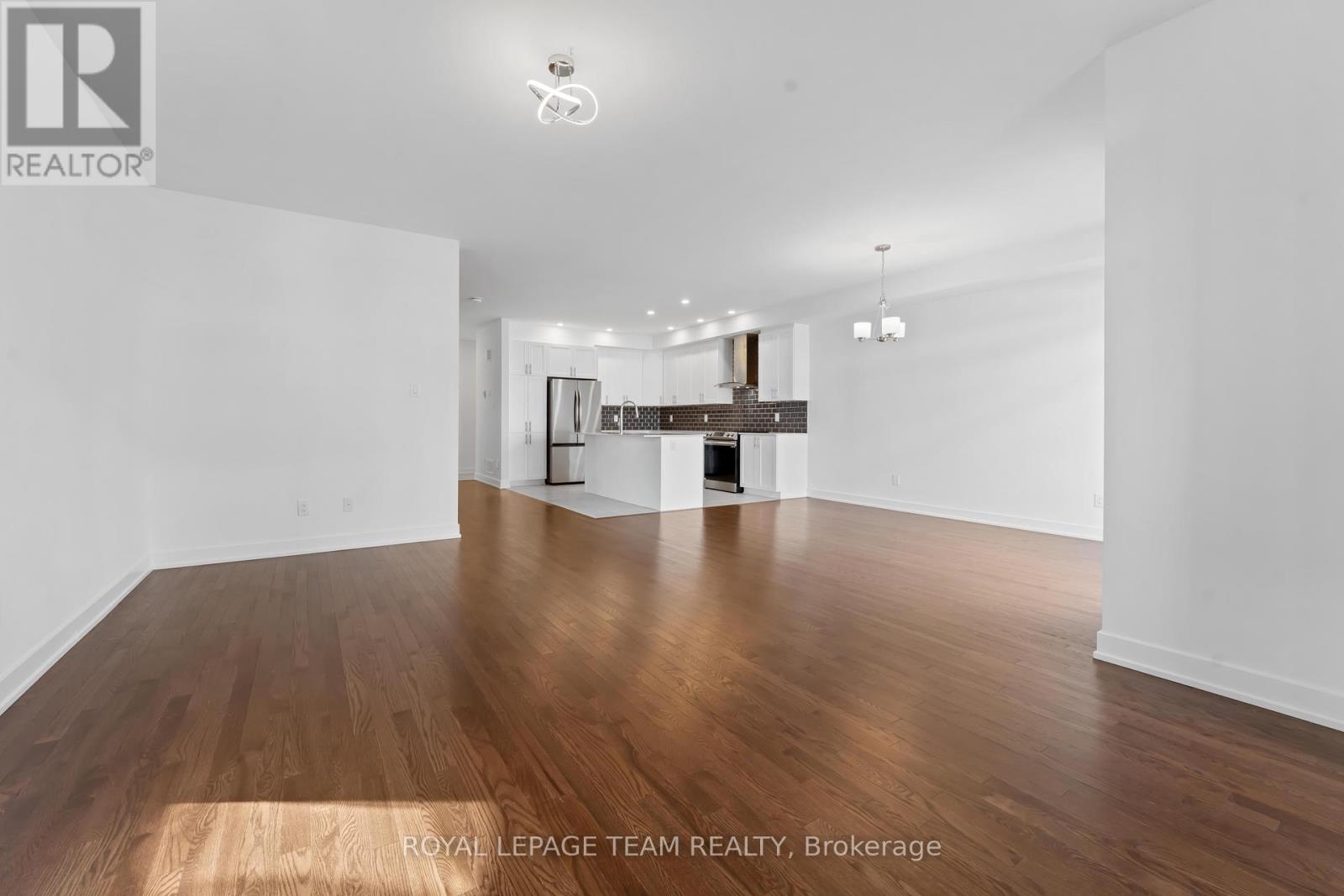 27 Peony Lane, Ottawa, Ontario  K4M 0M3 - Photo 15 - X12425680
