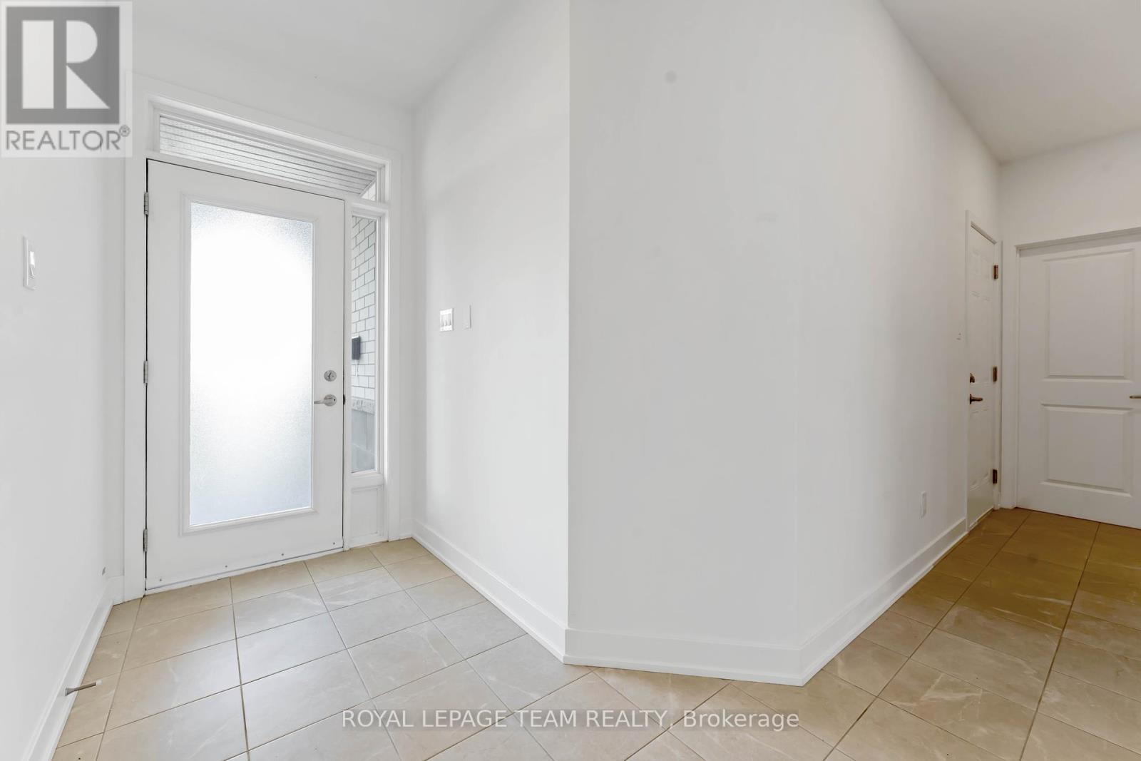 27 Peony Lane, Ottawa, Ontario  K4M 0M3 - Photo 2 - X12425680