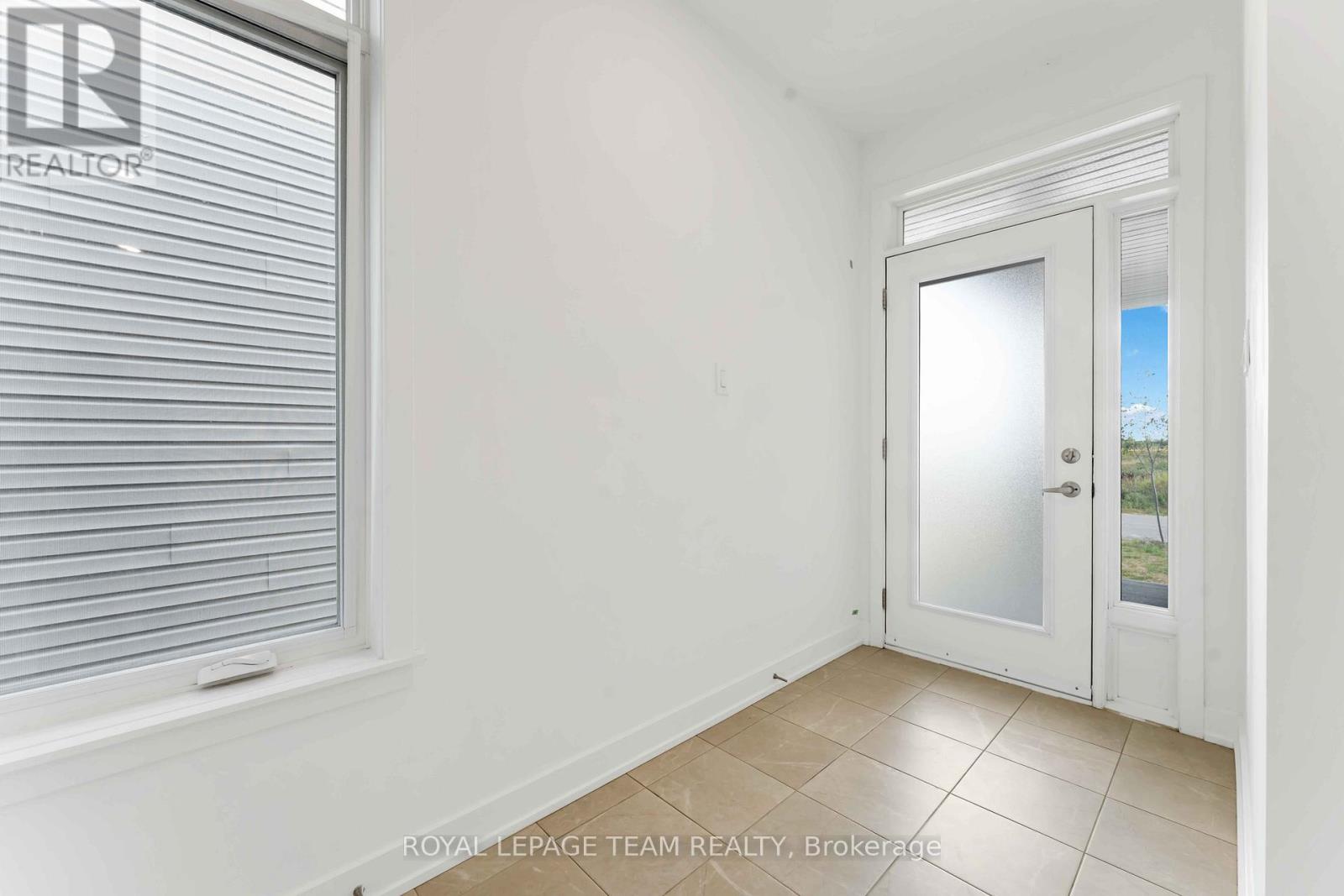 27 Peony Lane, Ottawa, Ontario  K4M 0M3 - Photo 3 - X12425680