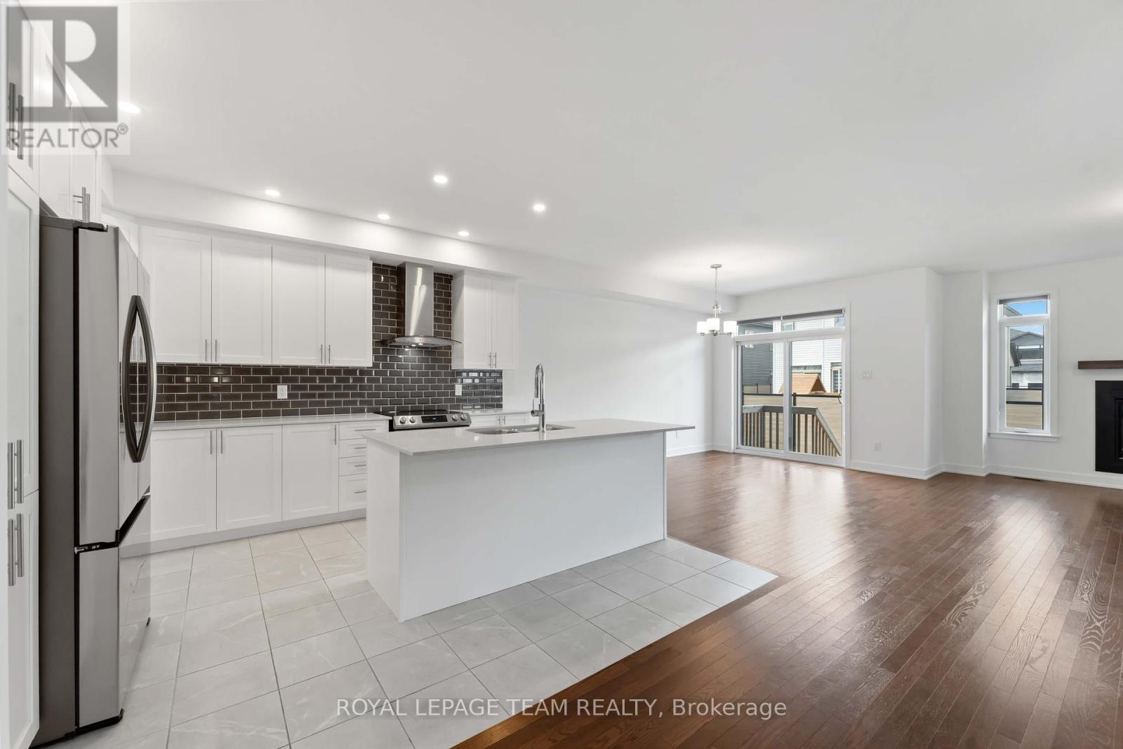 27 Peony Lane, Ottawa, Ontario  K4M 0M3 - Photo 4 - X12425680