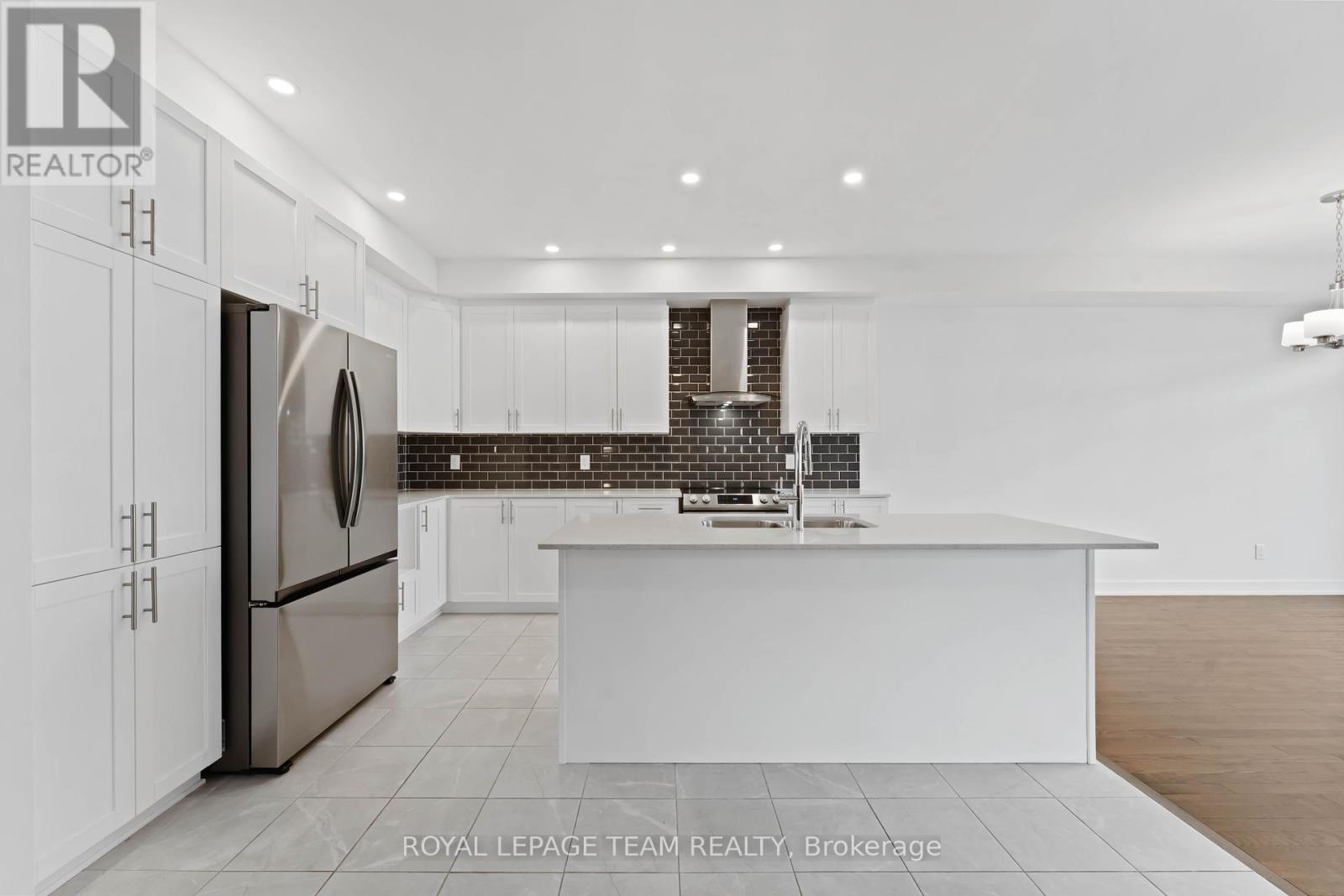 27 Peony Lane, Ottawa, Ontario  K4M 0M3 - Photo 5 - X12425680