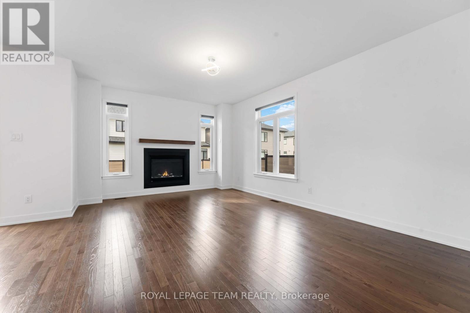 27 Peony Lane, Ottawa, Ontario  K4M 0M3 - Photo 6 - X12425680