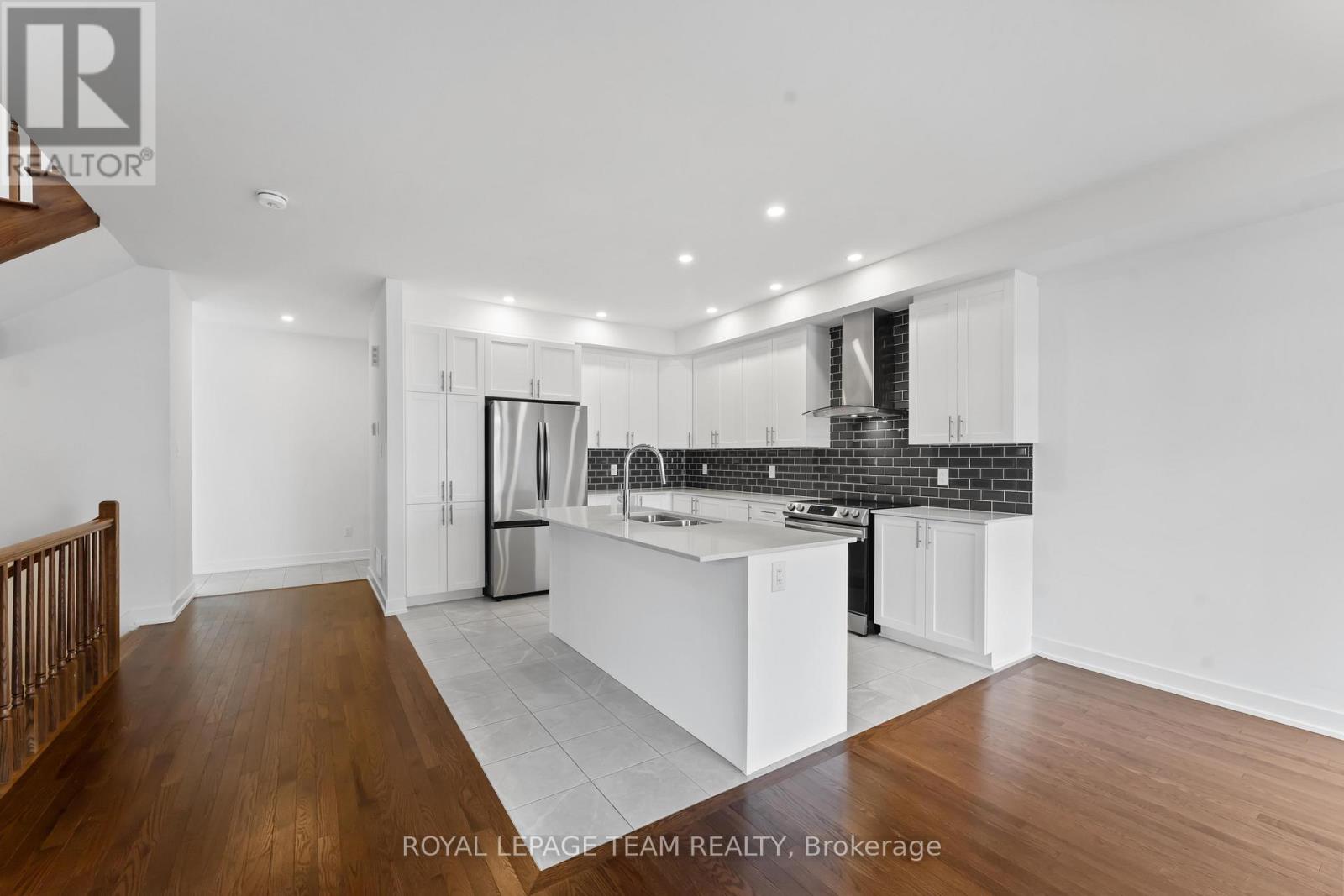 27 Peony Lane, Ottawa, Ontario  K4M 0M3 - Photo 8 - X12425680