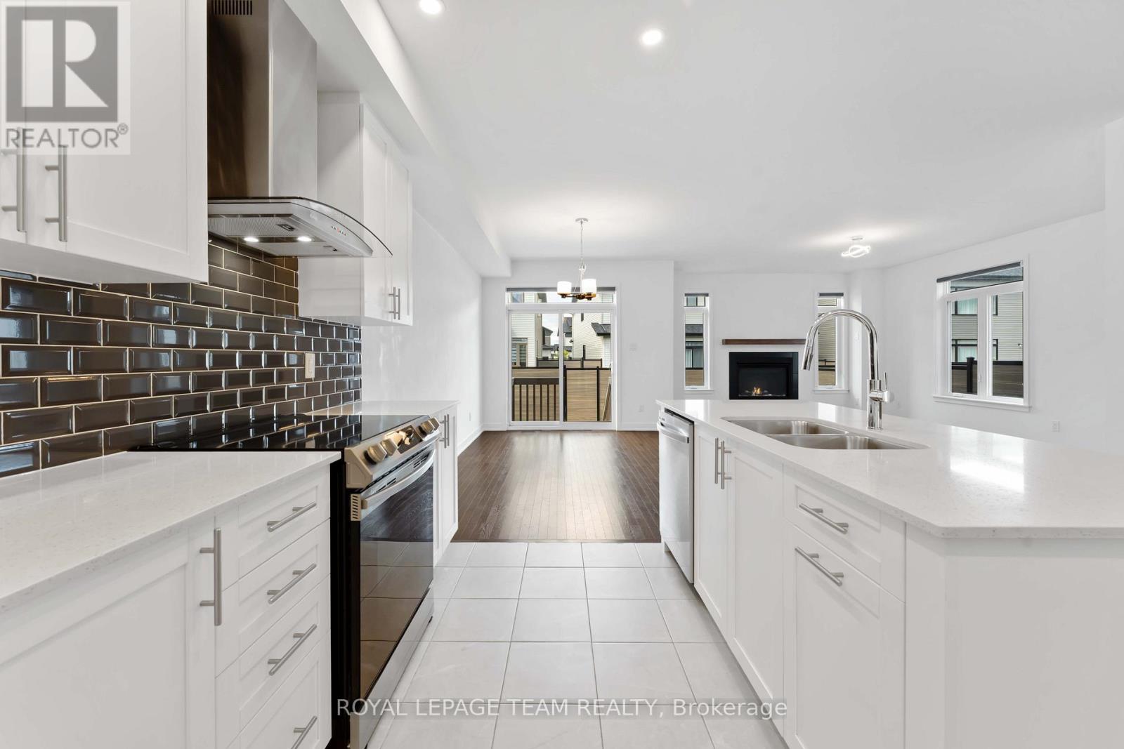 27 Peony Lane, Ottawa, Ontario  K4M 0M3 - Photo 9 - X12425680