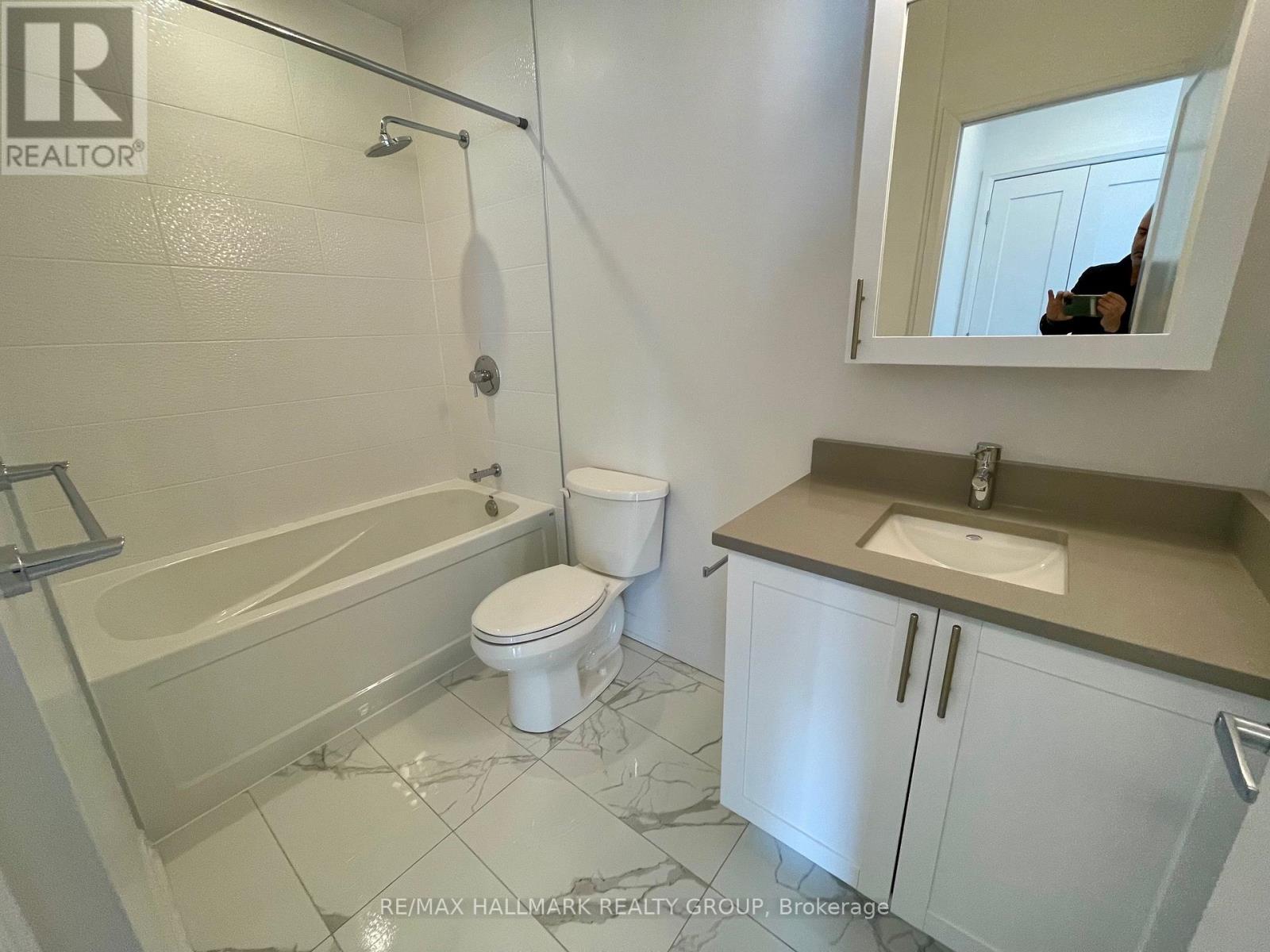 2406 - 805 Carling Avenue, Ottawa, Ontario  K1S 5W9 - Photo 5 - X12425743