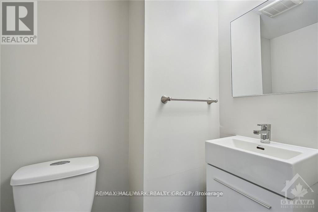 B - 1185 Woodside Drive, Ottawa, Ontario  K2C 2G7 - Photo 5 - X12425766
