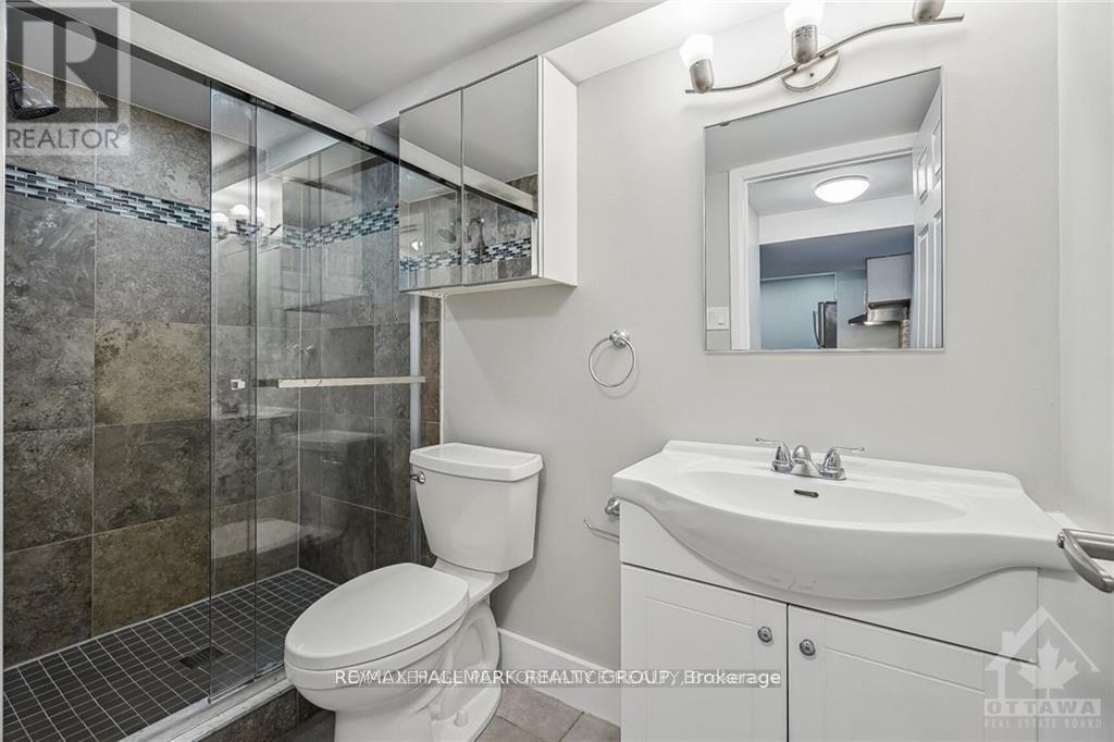 B - 1185 Woodside Drive, Ottawa, Ontario  K2C 2G7 - Photo 6 - X12425766