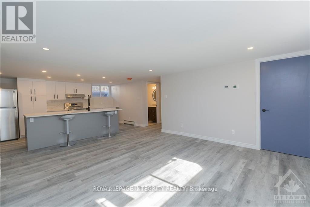 B - 1105 Falaise Road, Ottawa, Ontario  K2E 6R1 - Photo 12 - X12425772