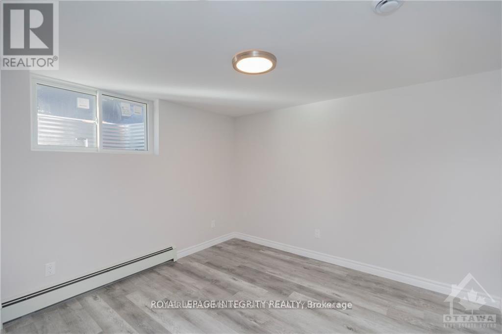 B - 1105 Falaise Road, Ottawa, Ontario  K2E 6R1 - Photo 17 - X12425772