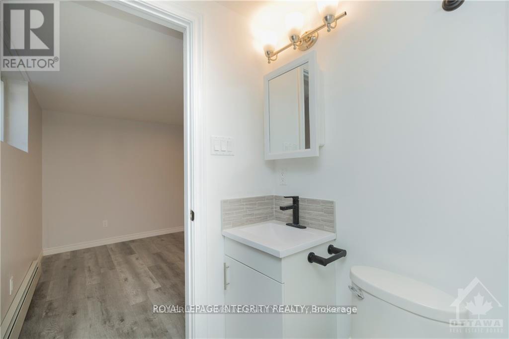 B - 1105 Falaise Road, Ottawa, Ontario  K2E 6R1 - Photo 23 - X12425772
