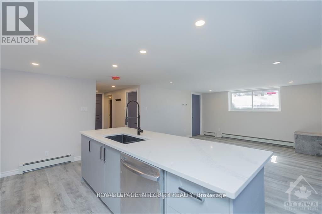 B - 1105 Falaise Road, Ottawa, Ontario  K2E 6R1 - Photo 9 - X12425772