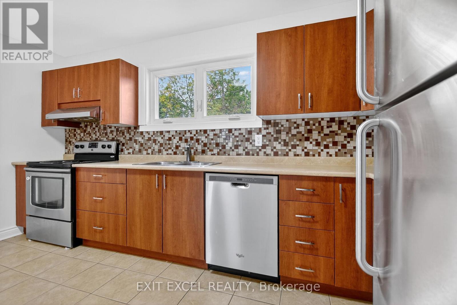 1456 Larose Avenue, Ottawa, Ontario  K1Z 7X8 - Photo 12 - X12425800