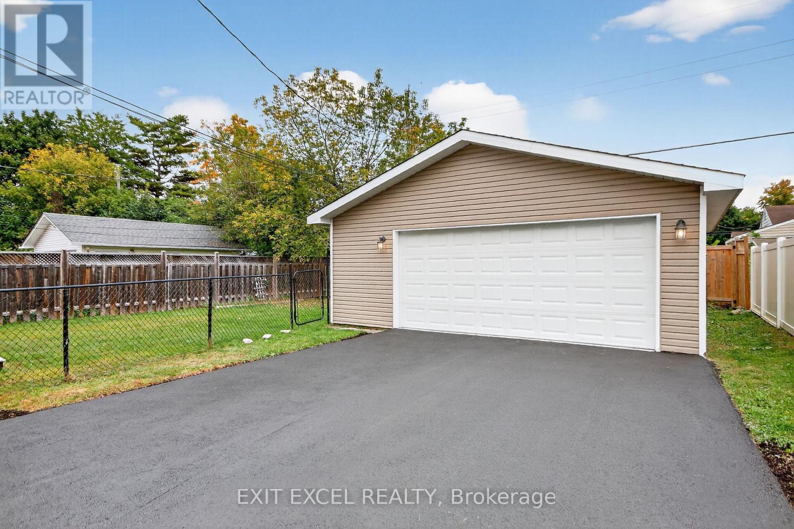 1456 Larose Avenue, Ottawa, Ontario  K1Z 7X8 - Photo 29 - X12425800