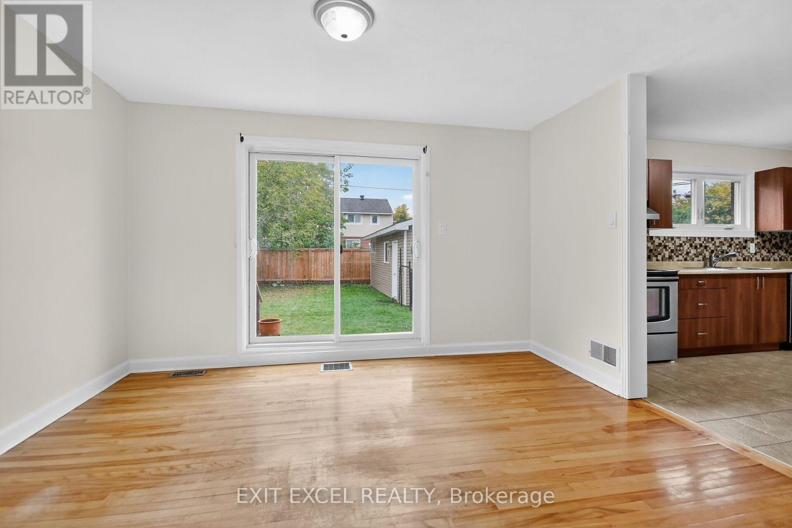 1456 Larose Avenue, Ottawa, Ontario  K1Z 7X8 - Photo 9 - X12425800