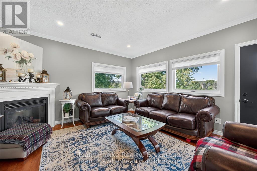 19 Water Street, Penetanguishene, Ontario  L9M 1M8 - Photo 16 - S12425708