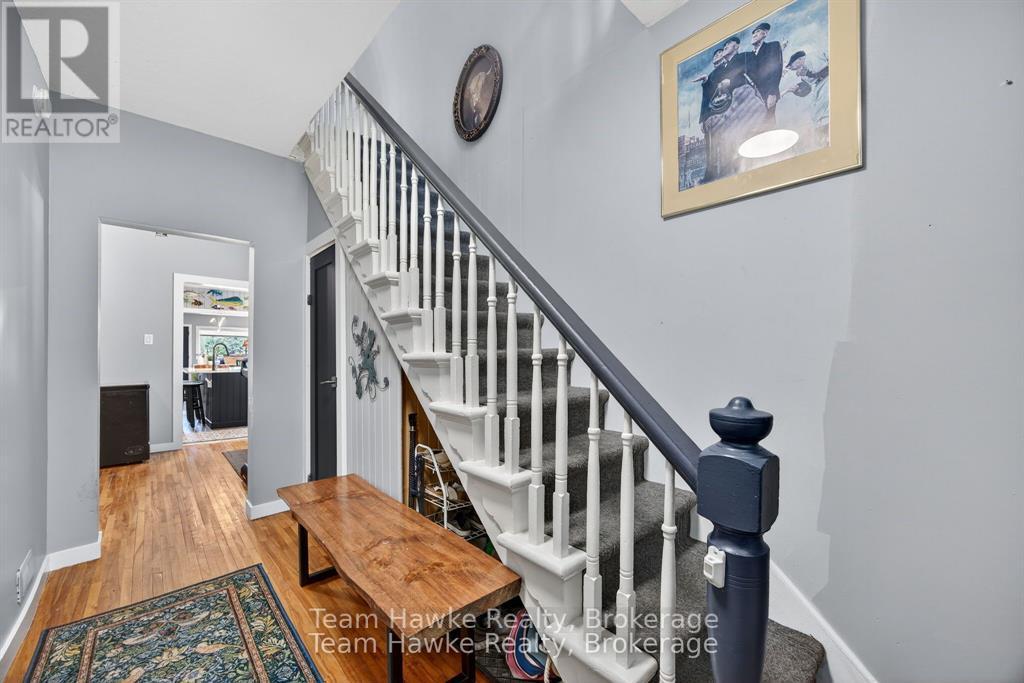 19 Water Street, Penetanguishene, Ontario  L9M 1M8 - Photo 5 - S12425708