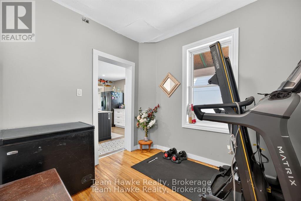 19 Water Street, Penetanguishene, Ontario  L9M 1M8 - Photo 6 - S12425708