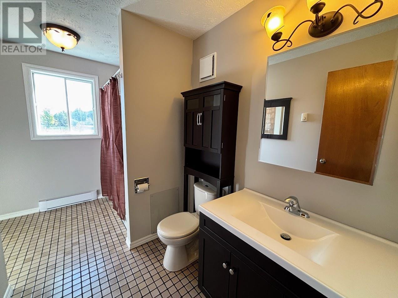 8 Otter Ave, Manitouwadge, Ontario  P0T 2C0 - Photo 16 - TB253052