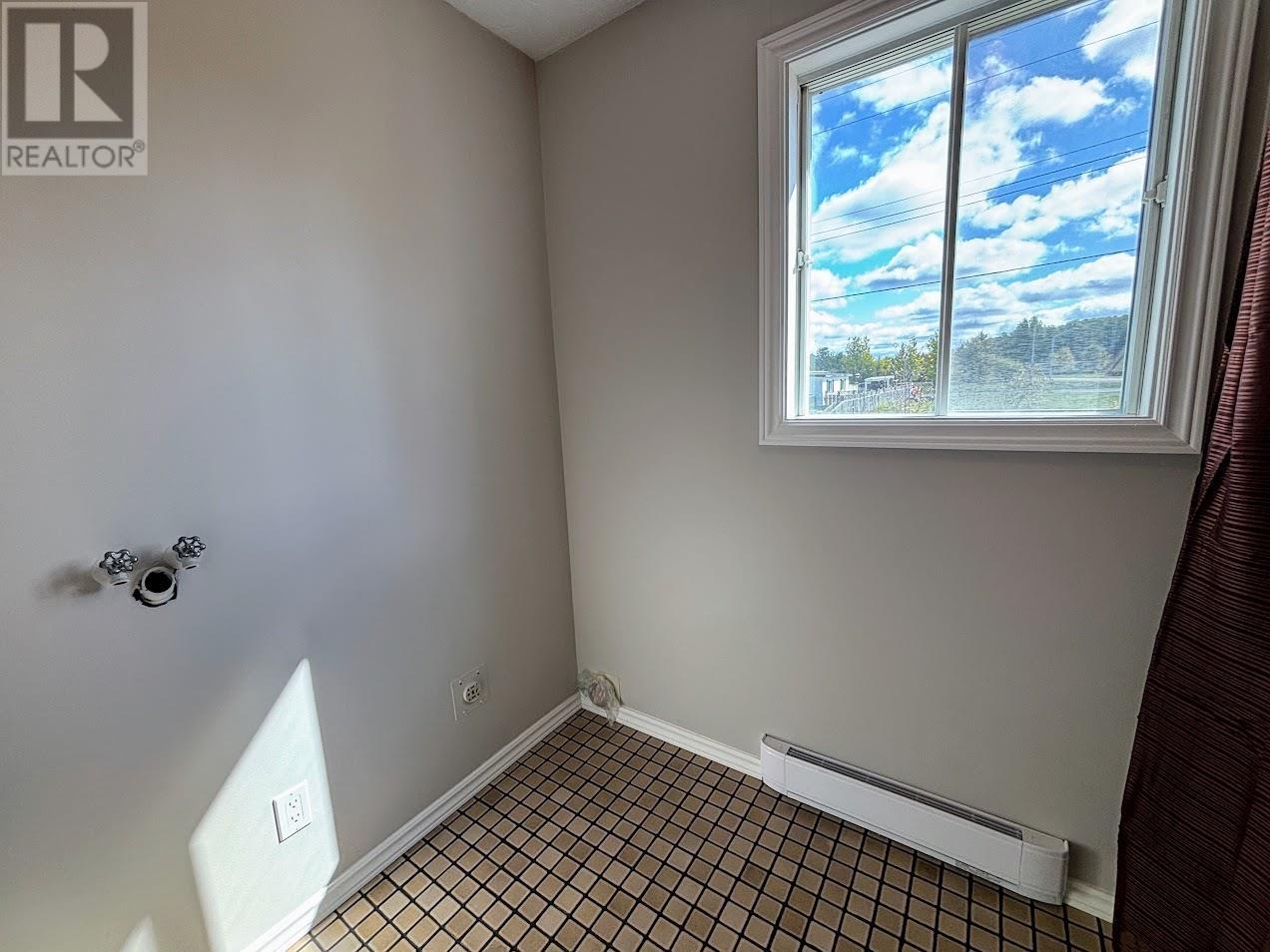 8 Otter Ave, Manitouwadge, Ontario  P0T 2C0 - Photo 17 - TB253052