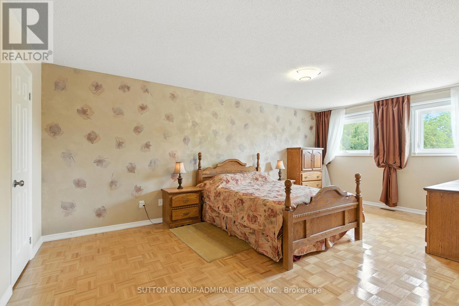 4 Mair Court, Richmond Hill, Ontario  L4C 7S1 - Photo 19 - N12425558