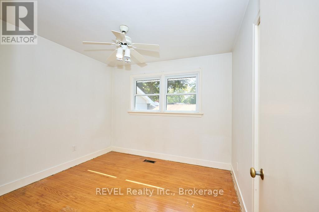 8 Harbour Road, St. Catharines, Ontario  L2N 2R7 - Photo 13 - X12425644