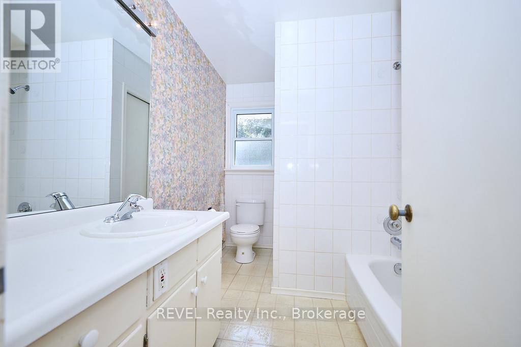 8 Harbour Road, St. Catharines, Ontario  L2N 2R7 - Photo 15 - X12425644