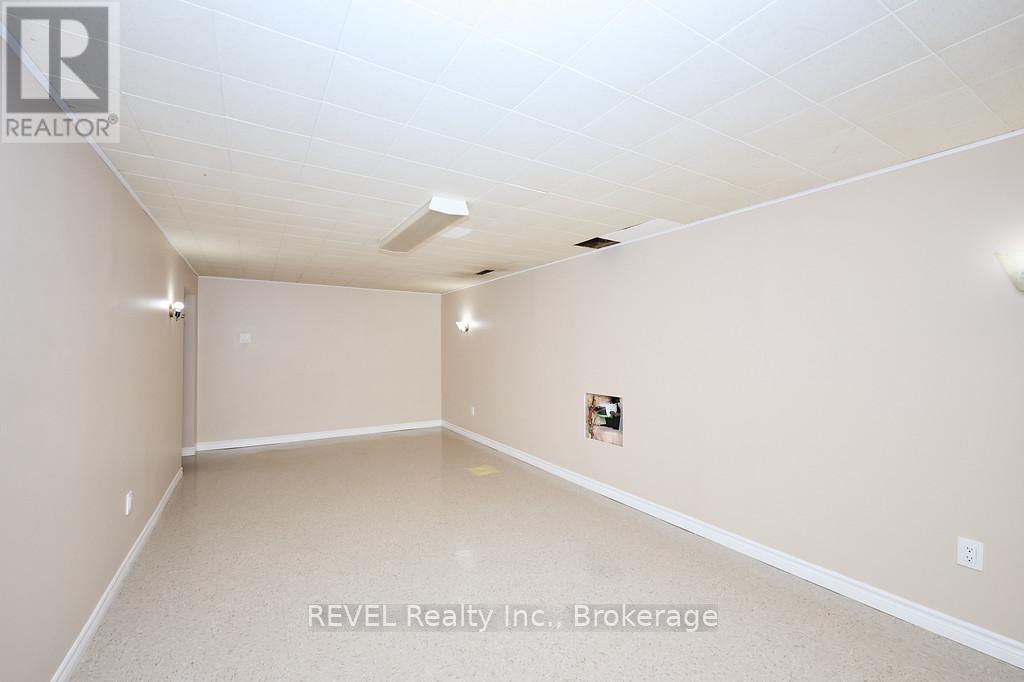 8 Harbour Road, St. Catharines, Ontario  L2N 2R7 - Photo 17 - X12425644