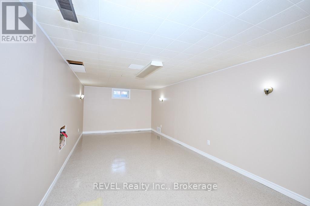 8 Harbour Road, St. Catharines, Ontario  L2N 2R7 - Photo 18 - X12425644