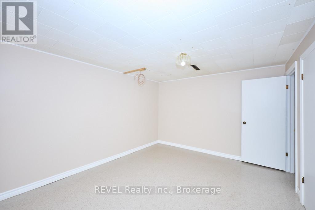 8 Harbour Road, St. Catharines, Ontario  L2N 2R7 - Photo 19 - X12425644