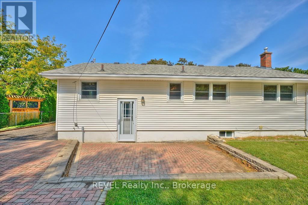 8 Harbour Road, St. Catharines, Ontario  L2N 2R7 - Photo 22 - X12425644