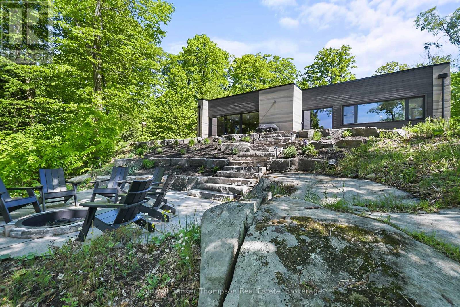 16 - 100 Gryffin Bluffs Lane, Huntsville, Ontario  P0B 1M0 - Photo 1 - X12425769