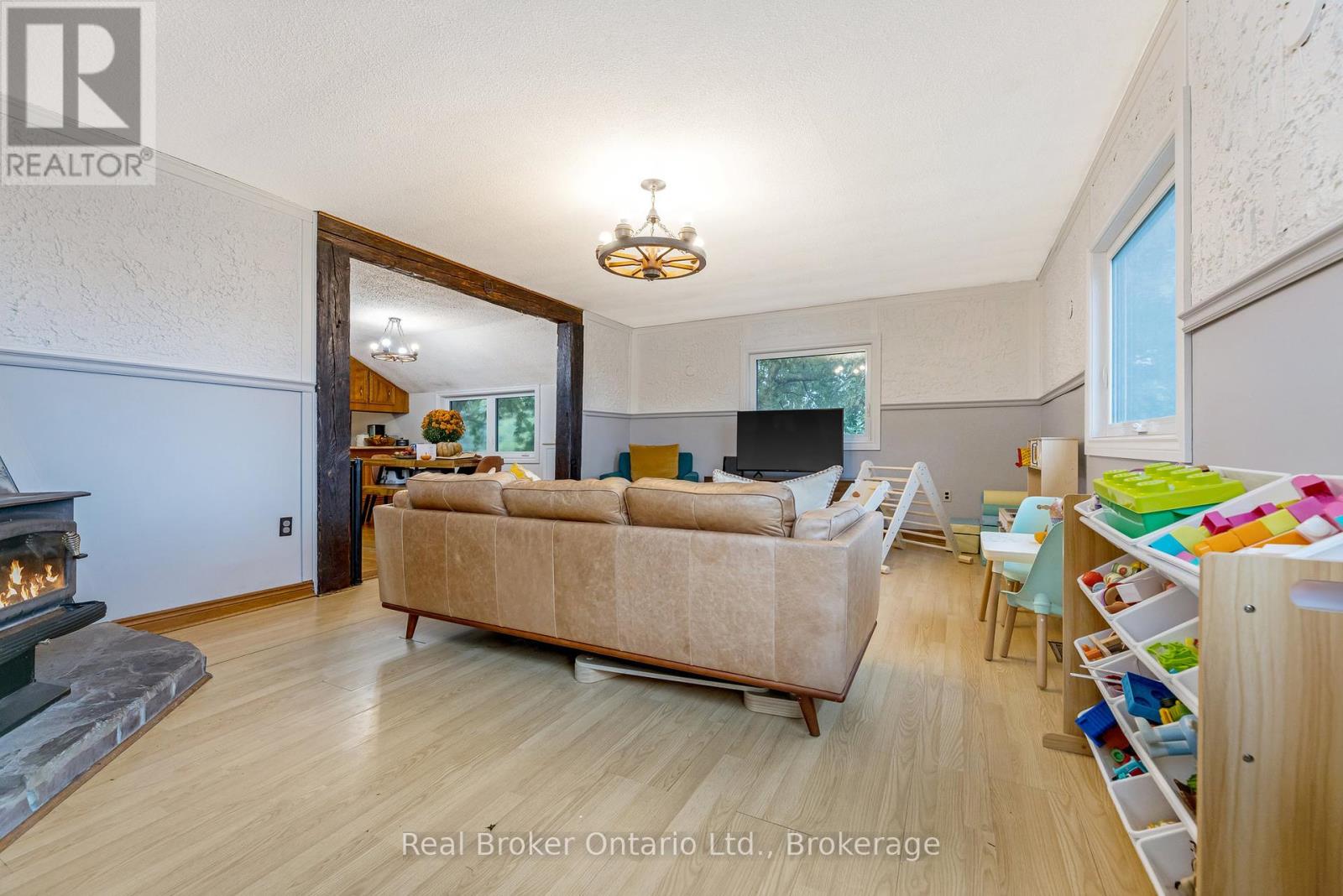 6005 Eighth Line, Erin, Ontario  N0B 1Z0 - Photo 5 - X12425784