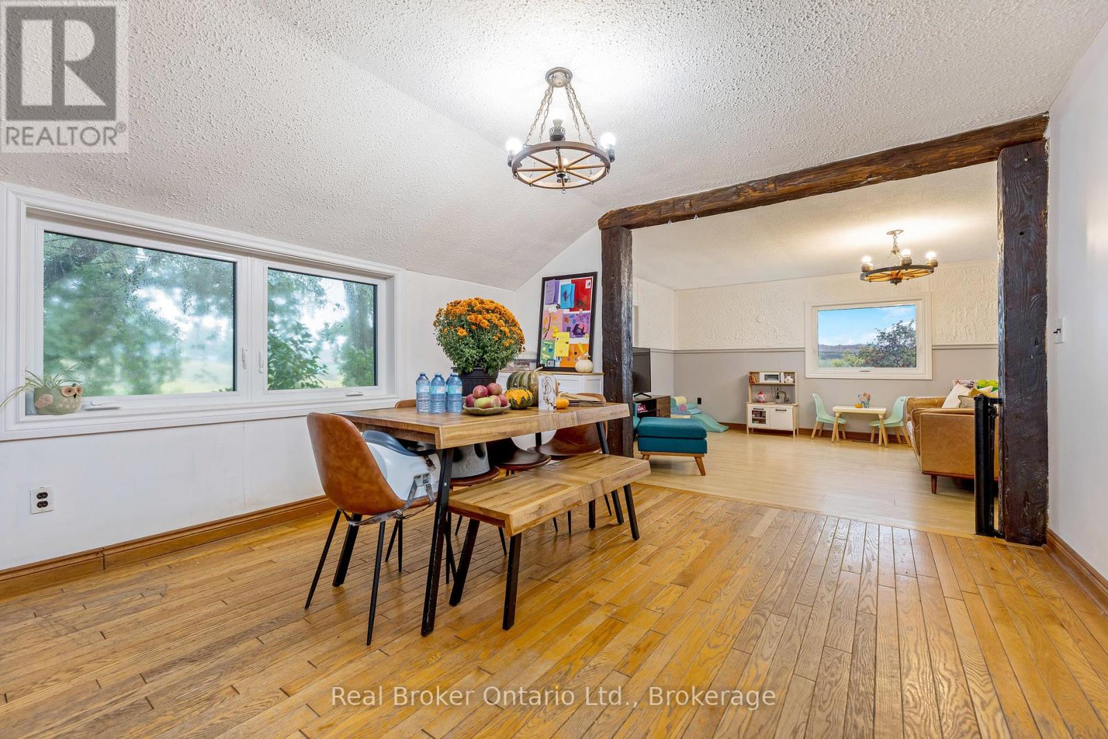 6005 Eighth Line, Erin, Ontario  N0B 1Z0 - Photo 9 - X12425784