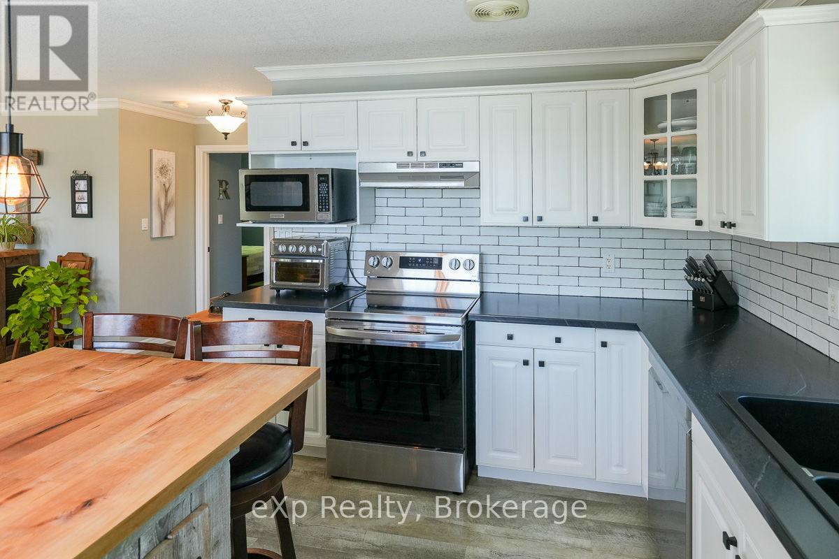 149 Mallory Beach Road, South Bruce Peninsula, Ontario  N0H 2T0 - Photo 24 - X12425816