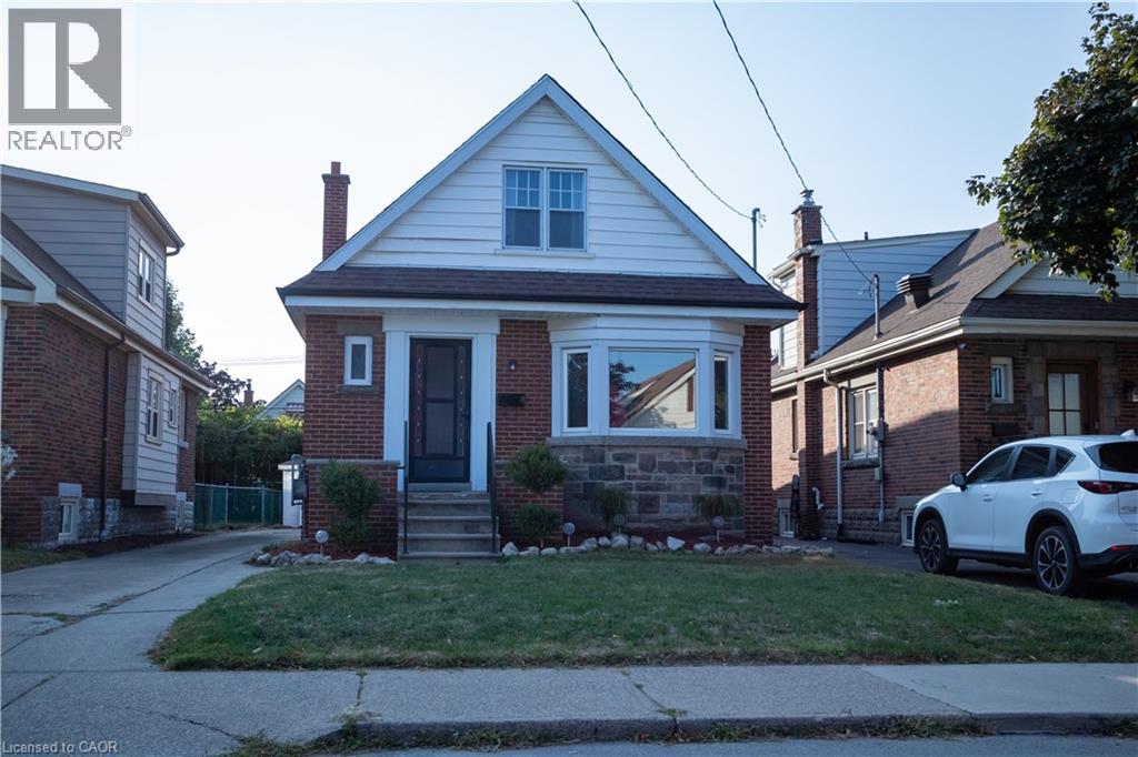 186 HUXLEY Avenue S, Hamilton, Ontario