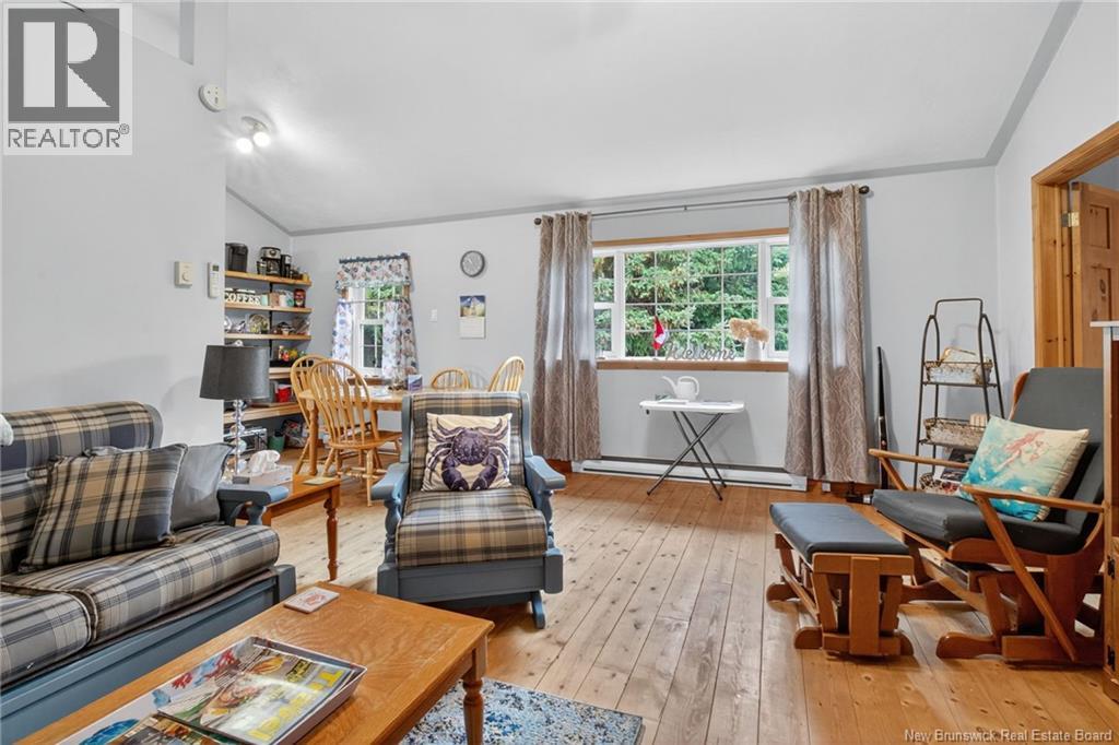 158 Route 960, Cape Tormentine, New Brunswick  E4M 2C2 - Photo 35 - NB127359