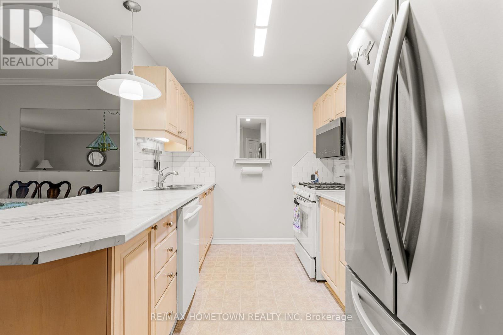 28 Wilmot Young Place, Brockville, Ontario  K6V 7H3 - Photo 8 - X12425787