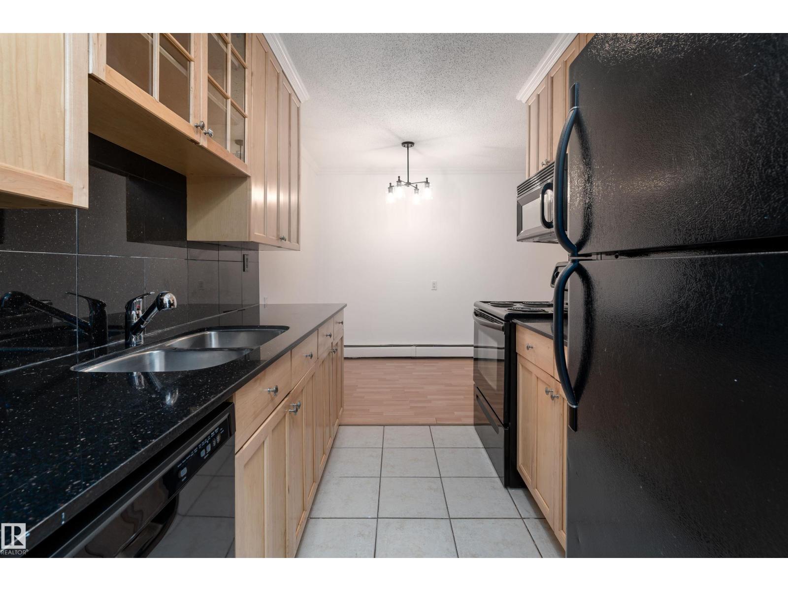 #101 9925 83 Av Nw Nw, Edmonton, Alberta  T6E 2B9 - Photo 6 - E4459378