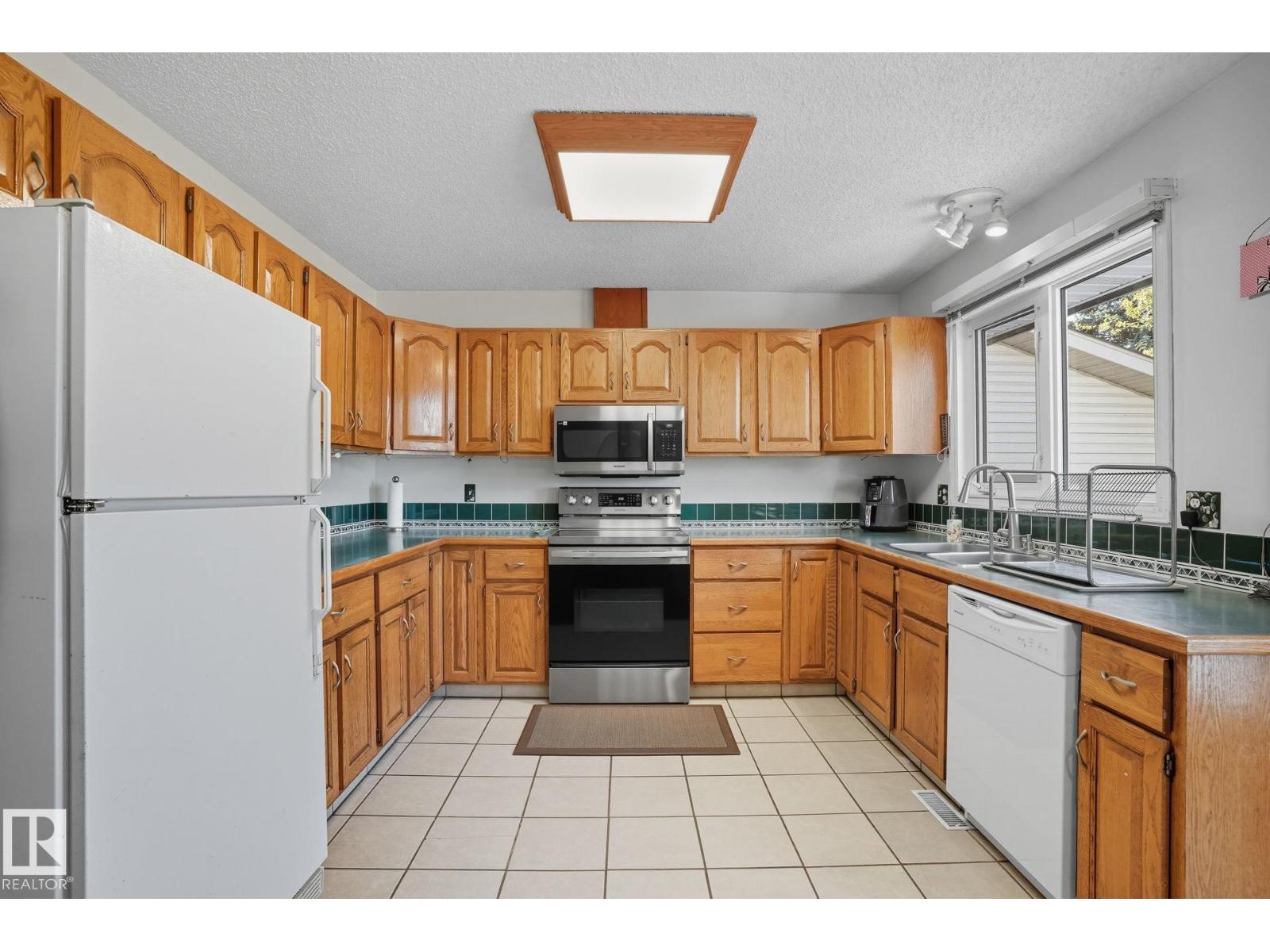 5508 54 St, Beaumont, Alberta  T4X 1A3 - Photo 8 - E4459380