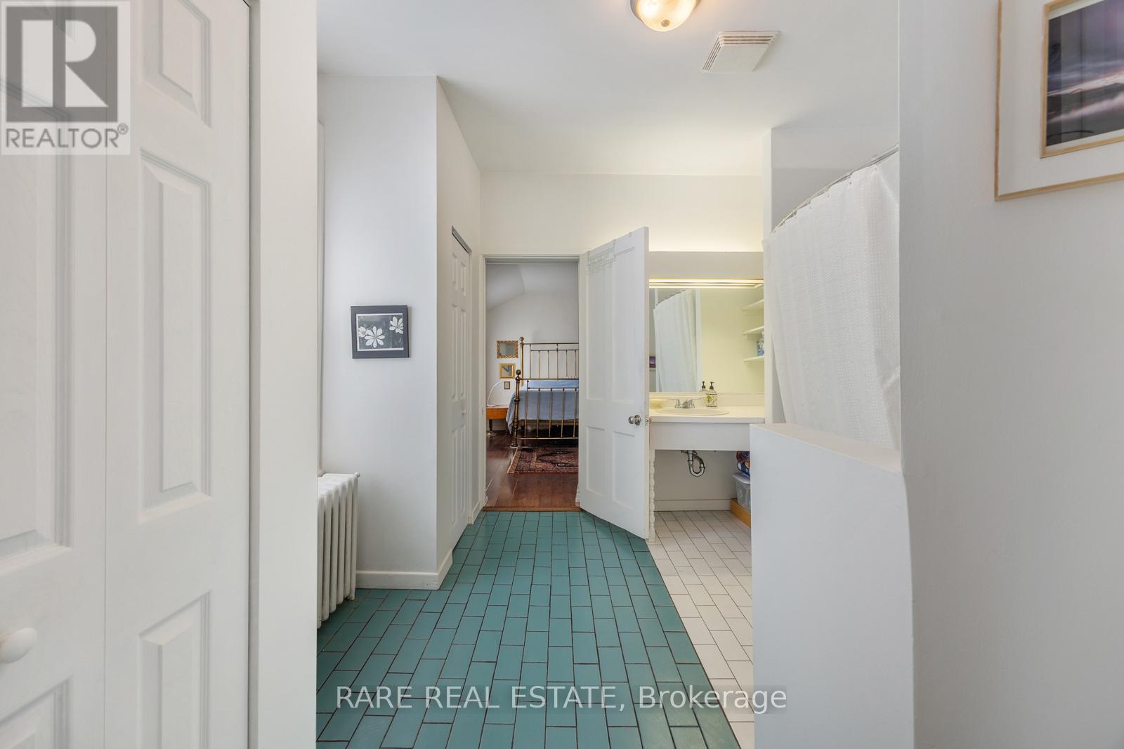 56 Brock Avenue, Toronto, Ontario  M6K 2L2 - Photo 15 - W12425551