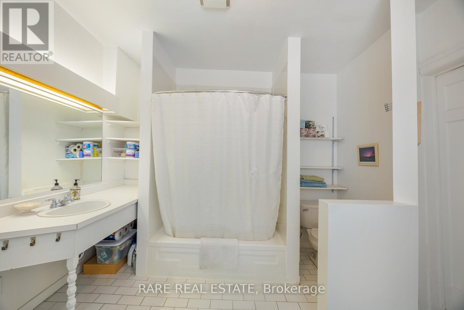 56 Brock Avenue, Toronto, Ontario  M6K 2L2 - Photo 16 - W12425551
