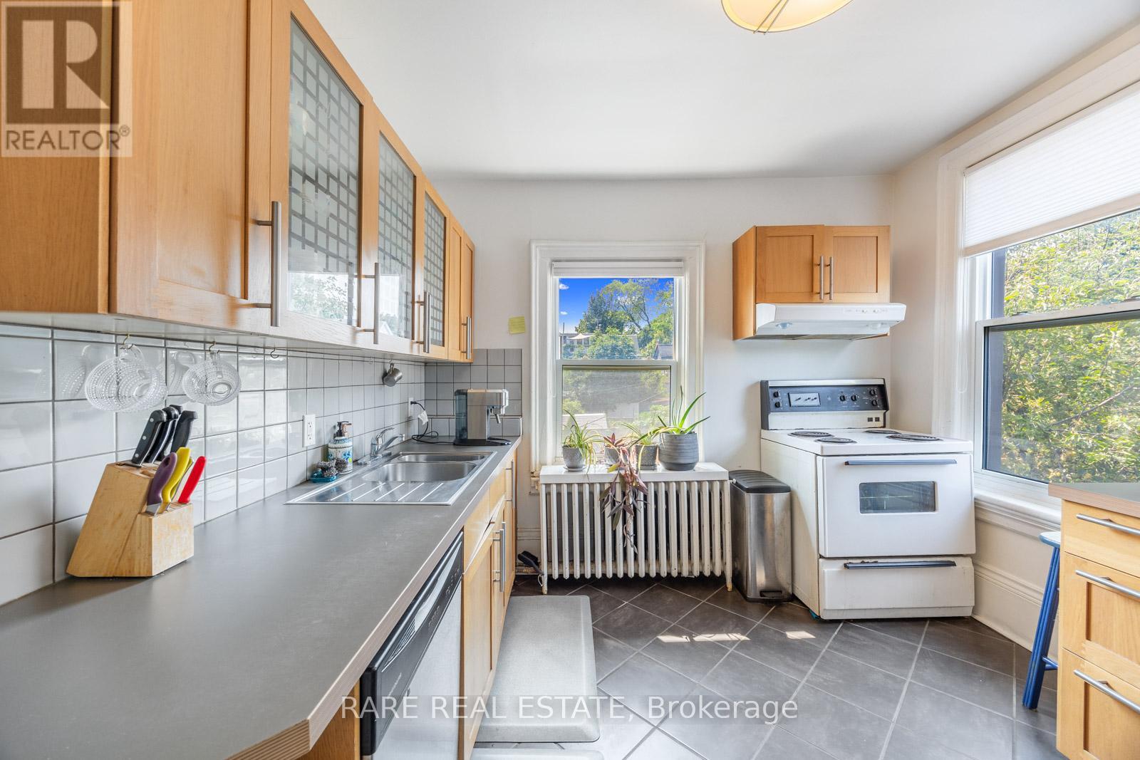 56 Brock Avenue, Toronto, Ontario  M6K 2L2 - Photo 35 - W12425551
