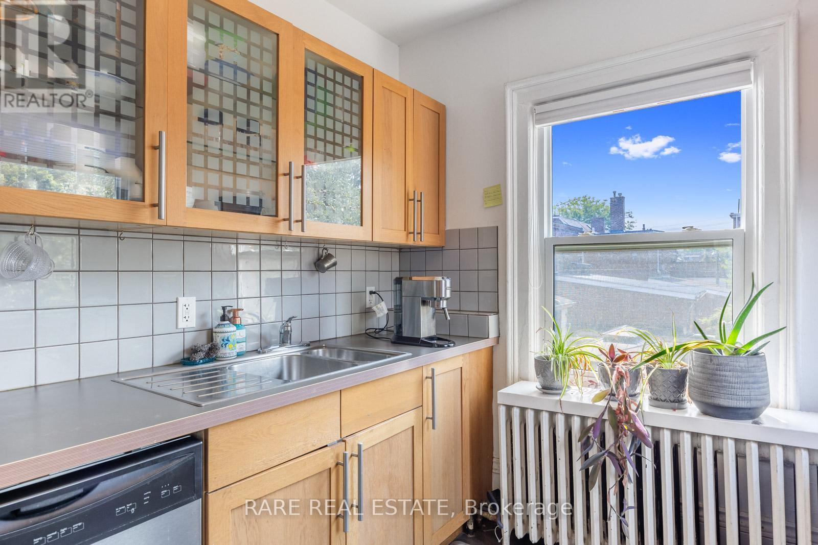 56 Brock Avenue, Toronto, Ontario  M6K 2L2 - Photo 37 - W12425551