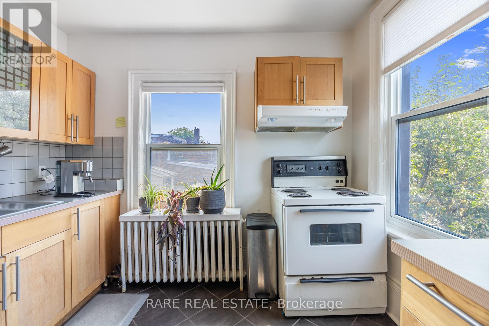 56 Brock Avenue, Toronto, Ontario  M6K 2L2 - Photo 38 - W12425551