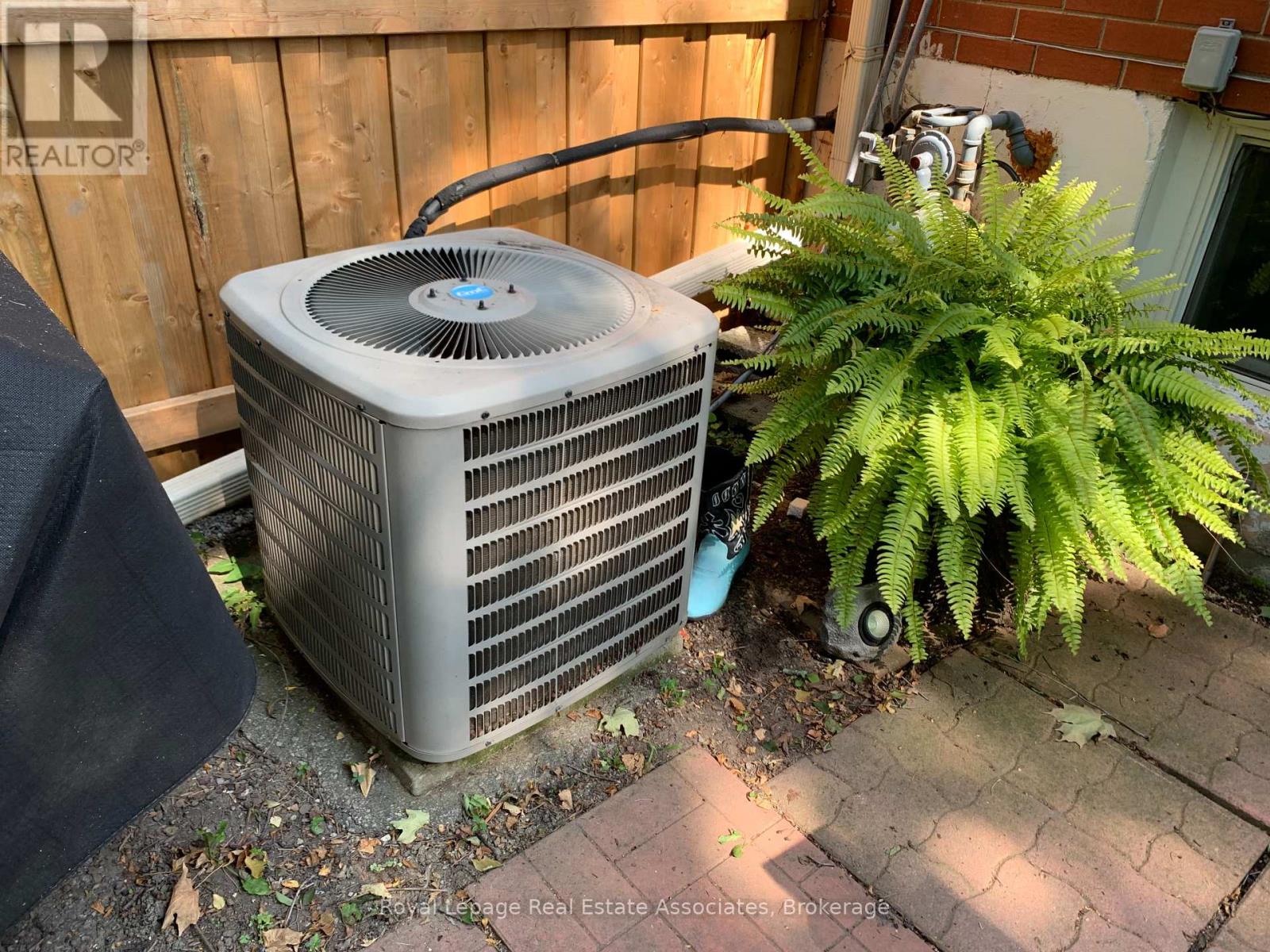 3498 Ashcroft Crescent, Mississauga, Ontario  L5C 2E7 - Photo 18 - W12425567