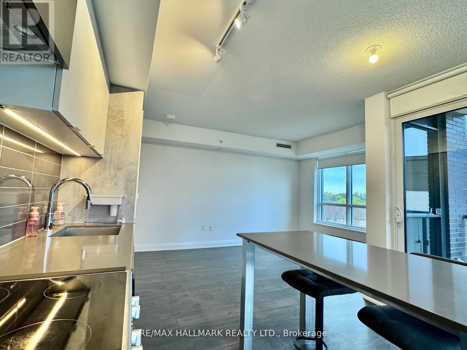 545 - 26 Gibbs Road, Toronto, Ontario  M9B 6L6 - Photo 6 - W12425581